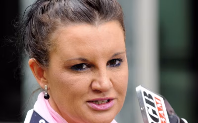 Jacqui Lambie declines invitation to visit Australian foreign aid projects, renews call to halve spending